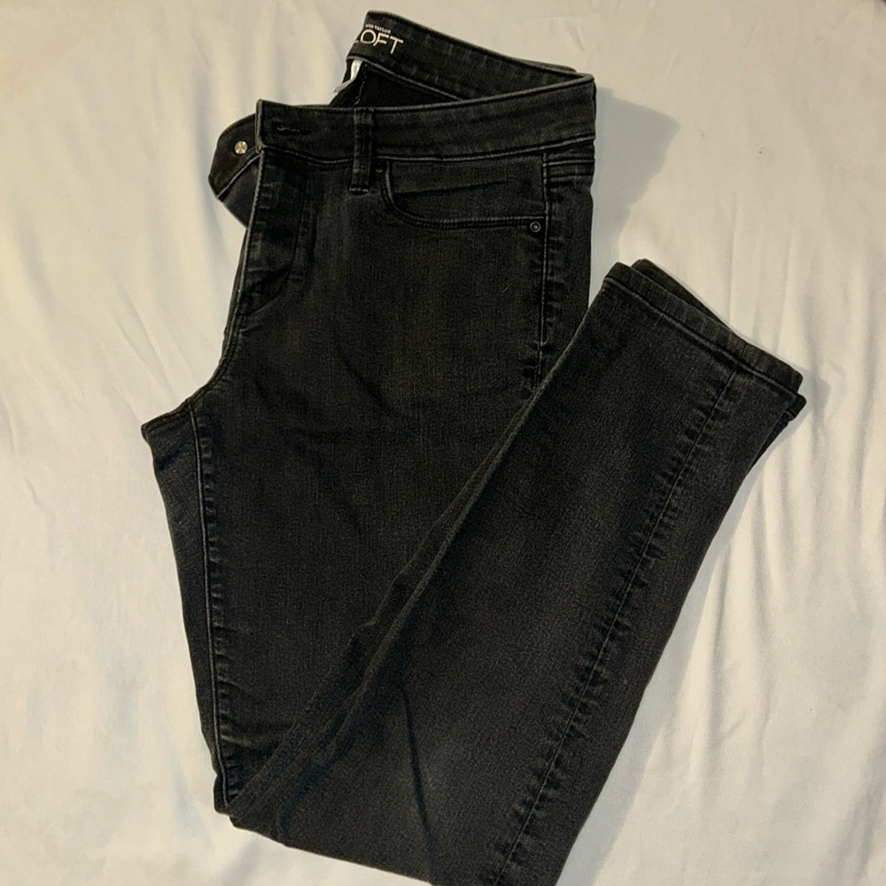 Woman’s Black Loft Curvy Skinny Jeans 29/8